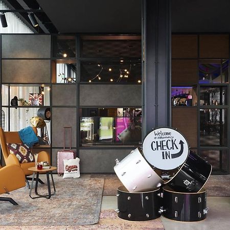 Moxy Birmingham Nec Hotel Bickenhill Exterior foto