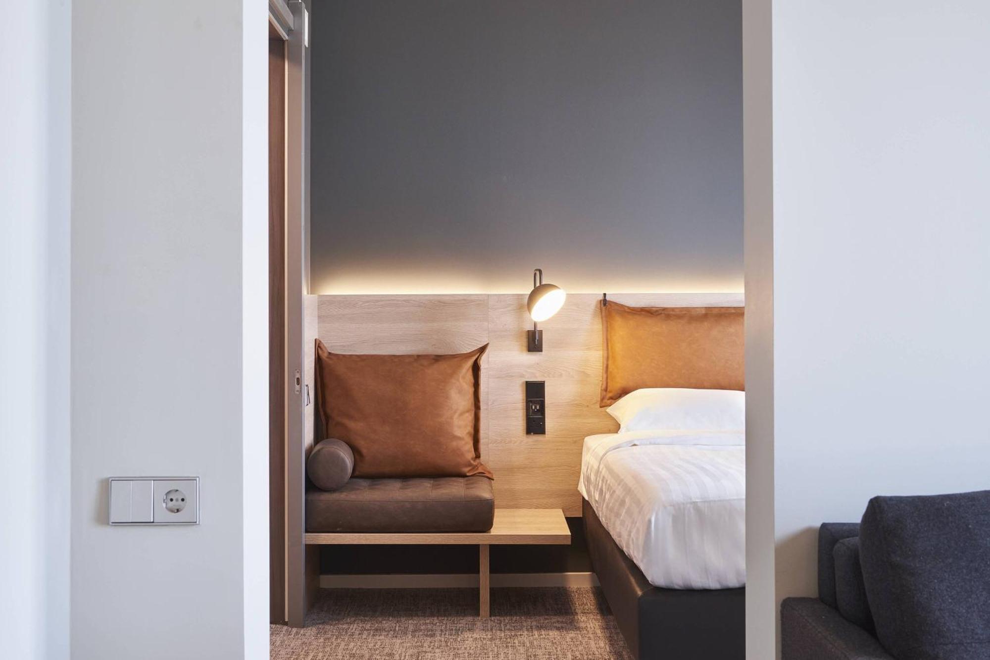 Moxy Birmingham Nec Hotel Bickenhill Exterior foto